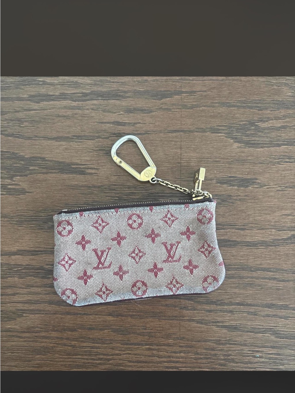 Louis Vuitton Monogram Key & Card Holder in Brown and Red